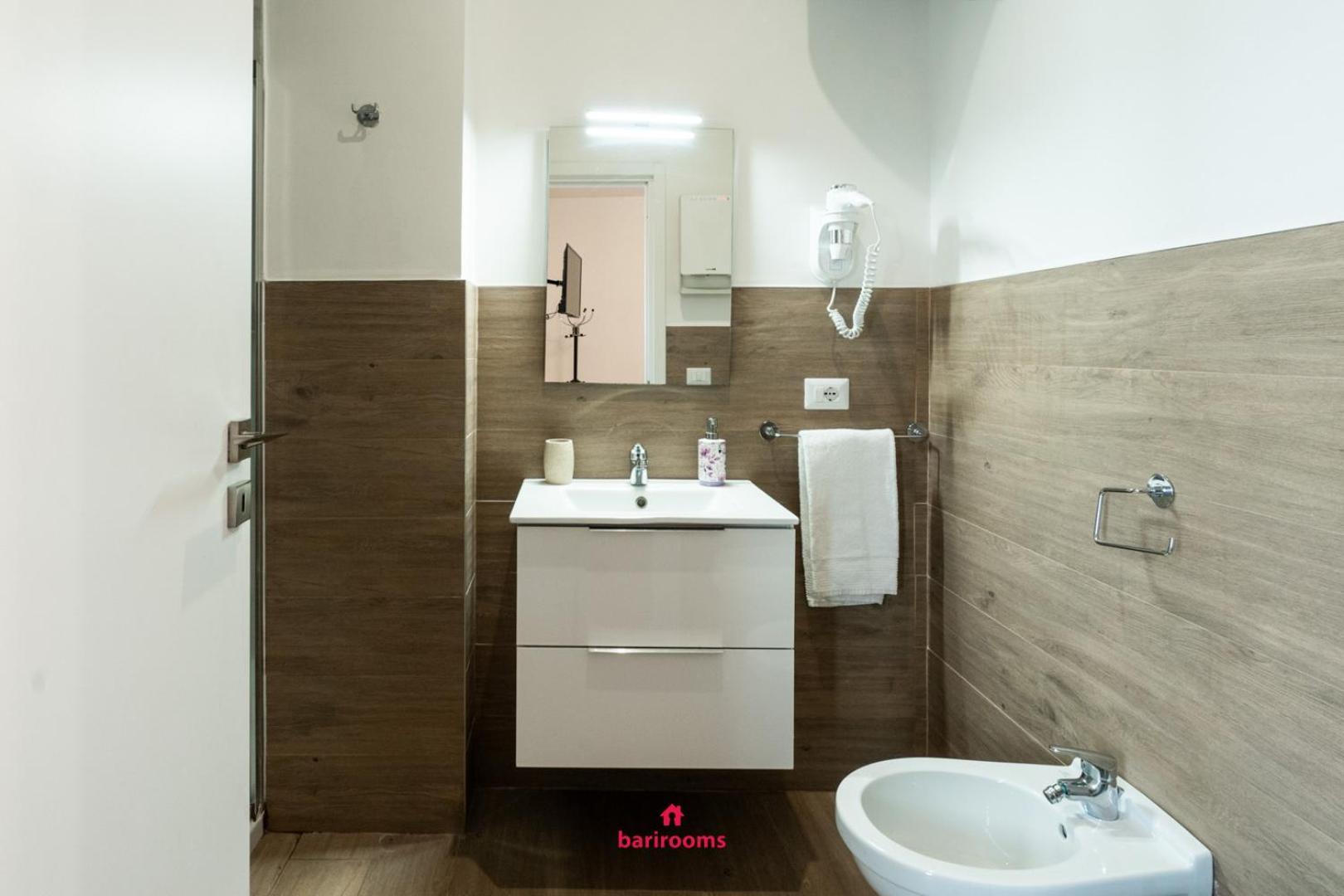 Barirooms - Melo Suites Εξωτερικό φωτογραφία