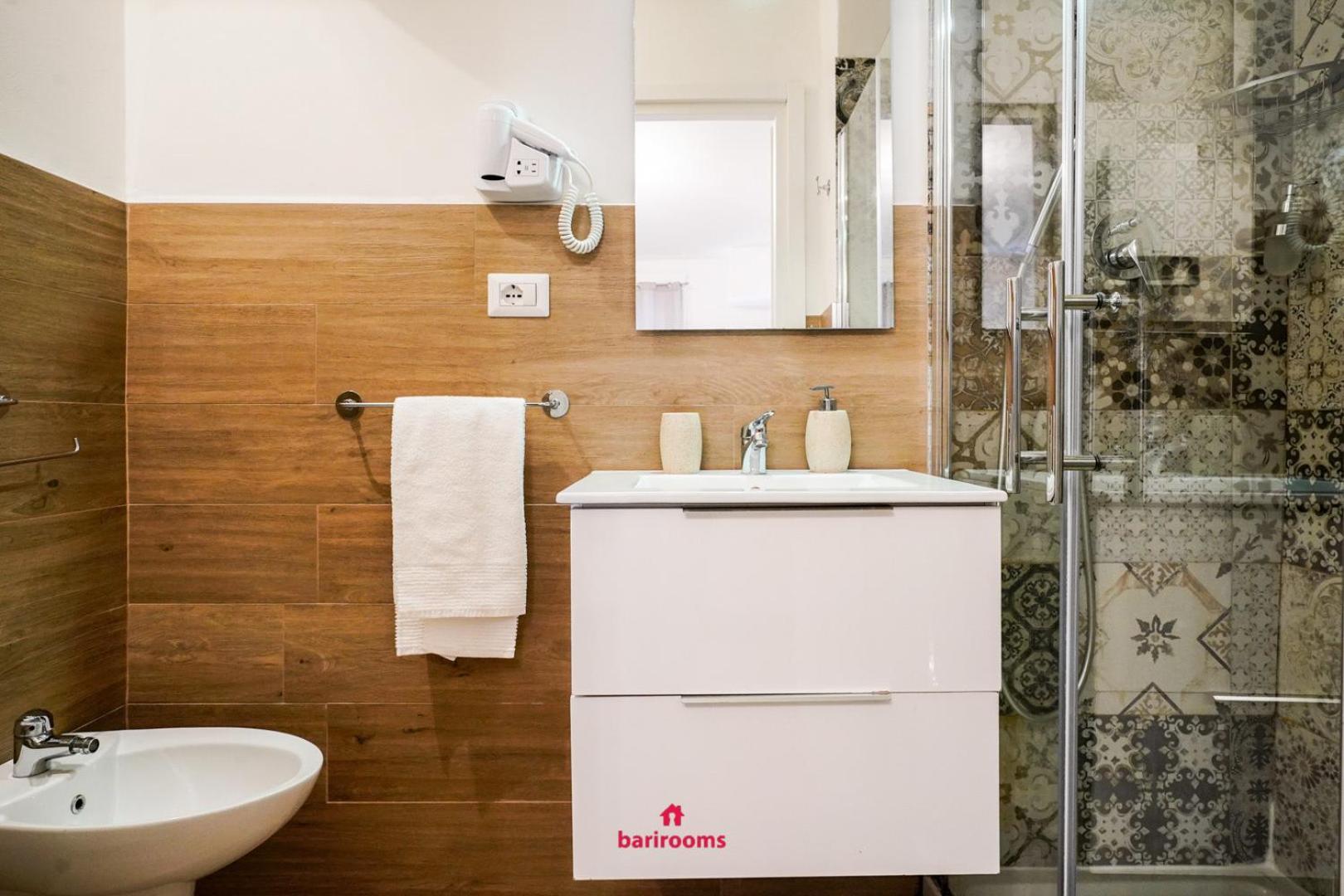 Barirooms - Melo Suites Εξωτερικό φωτογραφία